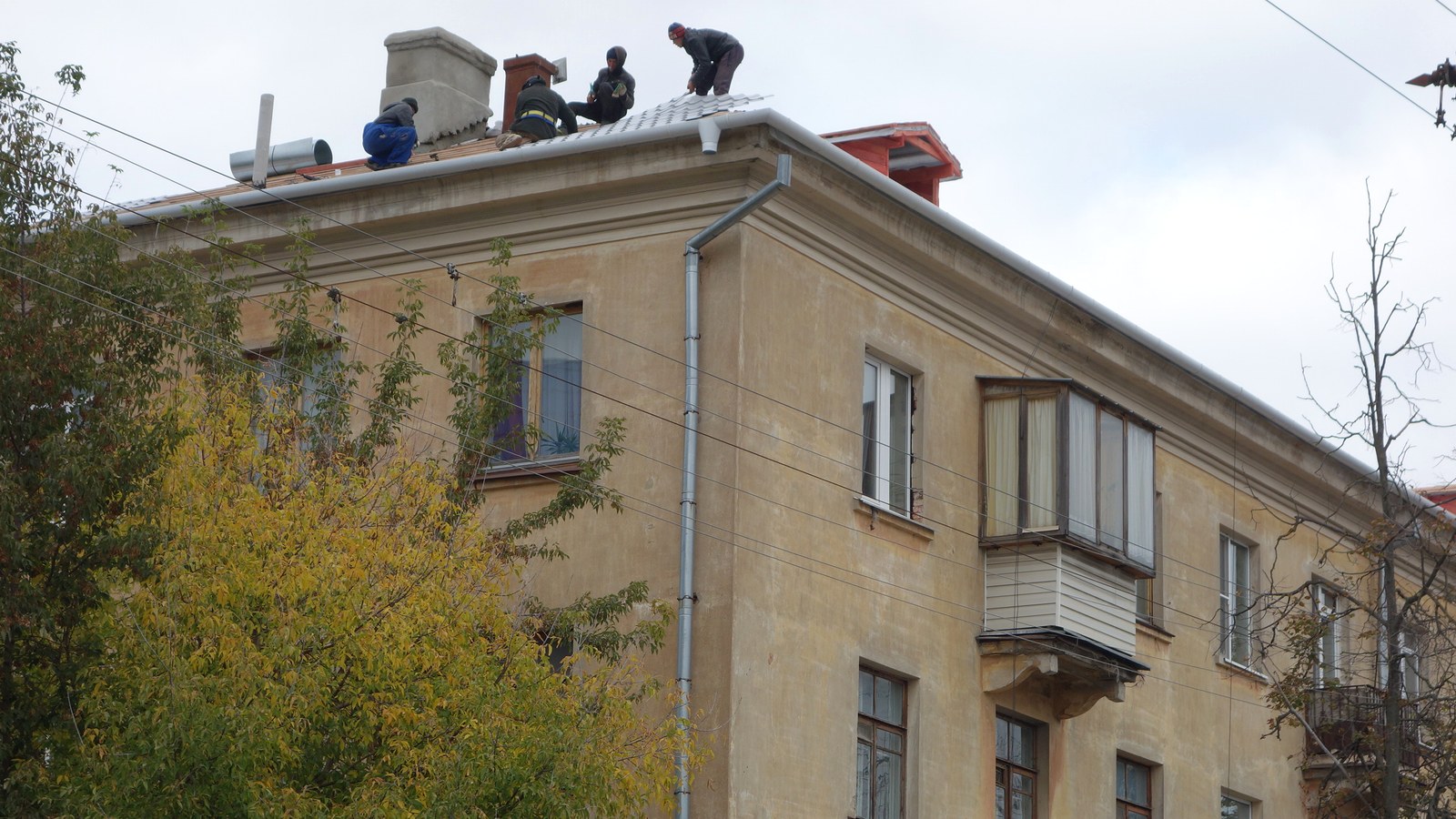 Chantier de toiture sur immeuble